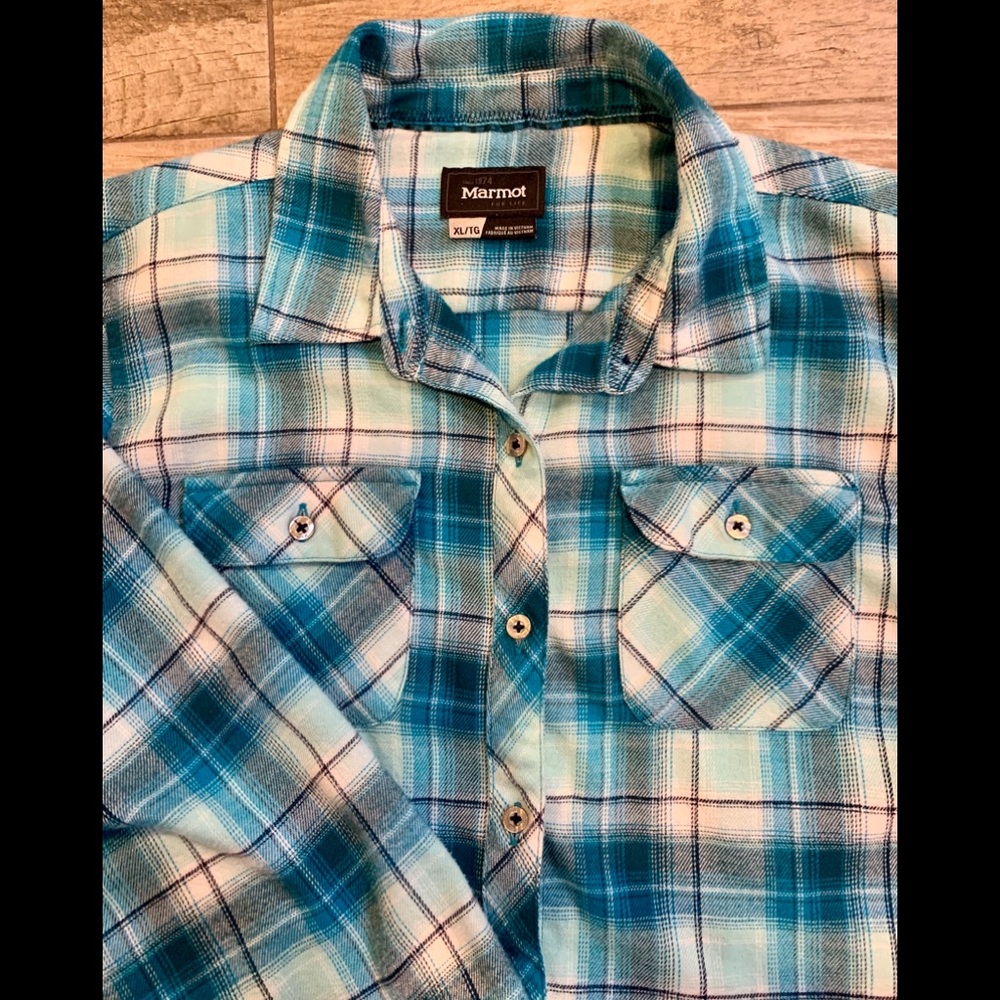 Marmot Long Sleeve Teals/Blues Button Down  XL